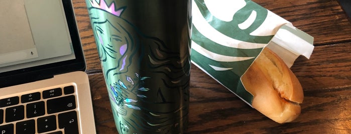 Starbucks is one of Zona Esmeralda.