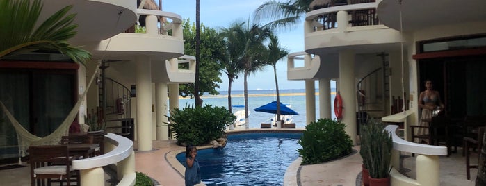 Playa Palms Hotel is one of Tempat yang Disukai Arturo.