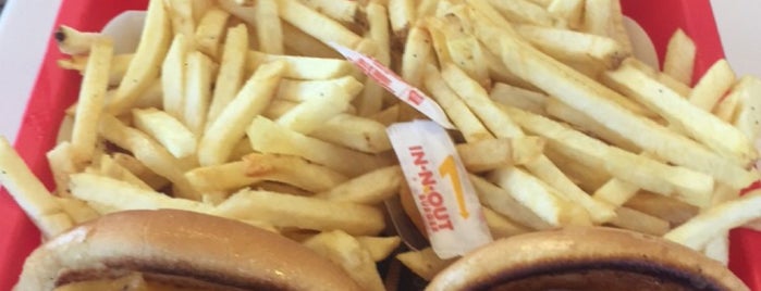 In-N-Out Burger is one of Arturo’s Liked Places.
