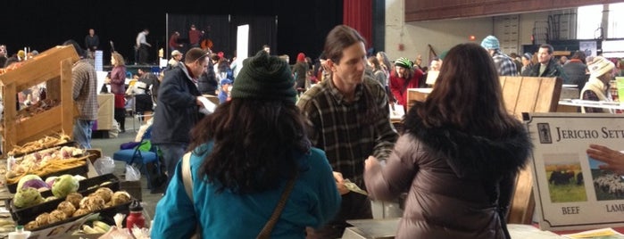 Burlington Winter Farmer's Market is one of George'nin Beğendiği Mekanlar.