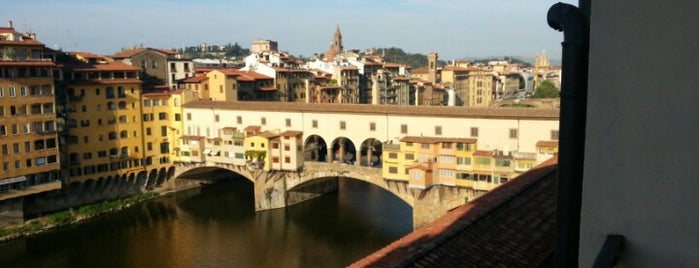 Hotel Degli Orafi is one of Lieux qui ont plu à Fernando.