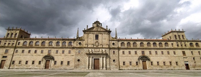 Monasterio de Santo Estevo (Ribeira Sacra) is one of Sitios que quiero ver en Galicia.