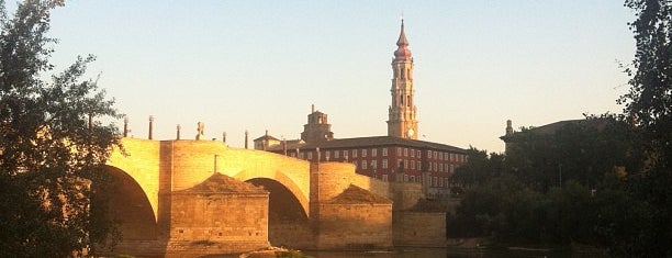 Puente de Piedra is one of Viaje Zaragoza y Belchite.