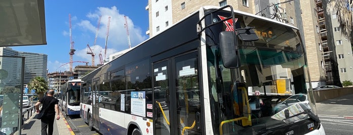 Carmelit Central Bus Station (מסוף כרמלית) is one of İsrail Bonus.