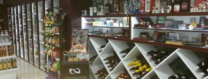 Big Boss Tabacco Shop is one of Posti che sono piaciuti a Fettah.