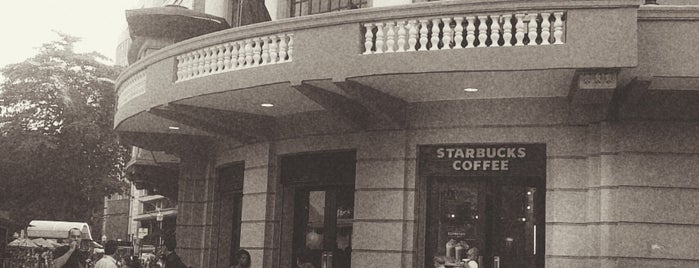 Starbucks is one of cafes pasteleria.