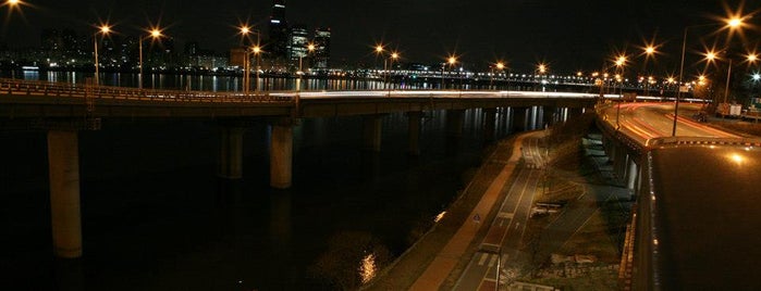 Mapo Bridge North is one of Seoul 1.