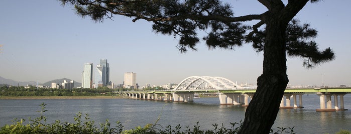 Seonyudo Park is one of Seoul.