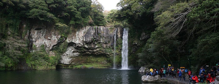 Cheonjiyeon Waterfall is one of Jeju.