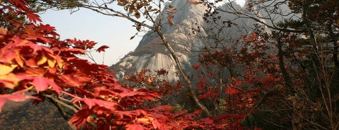 북한산국립공원 is one of Korea Mountain.