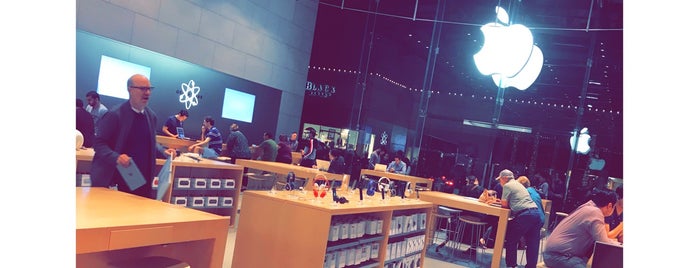 Apple Store is one of Apple Stores (PA-WI).