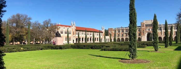 Rice University Academic Quadrangle is one of Orte, die Ryan gefallen.