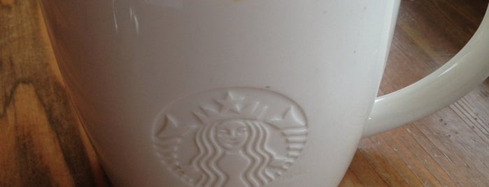 Starbucks is one of Locais curtidos por Micah.