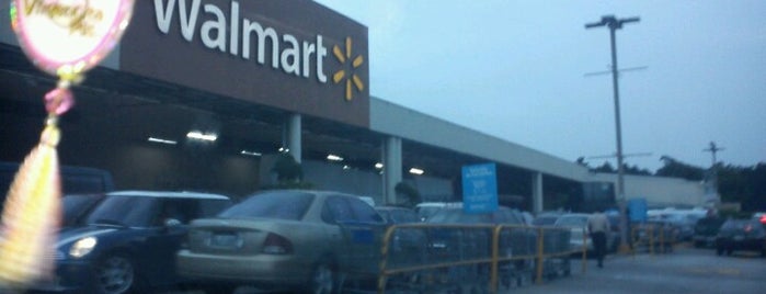 Walmart is one of สถานที่ที่ Carla ถูกใจ.