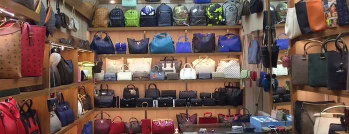 grand bazaar kapalıçarşı orhan bag shop is one of TÜRKI.