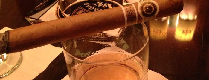 Club Macanudo is one of Cigars.