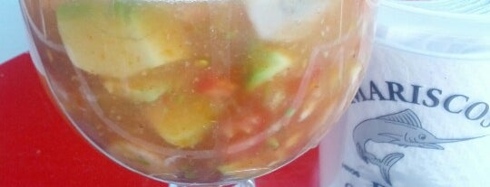 Mariscos Rubi is one of Faustoさんのお気に入りスポット.