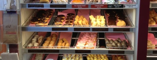 Dunkin' is one of Lugares favoritos de Cindy.