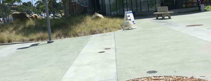 San Diego Mesa College Student Services Building is one of Fernando’s Liked Places.