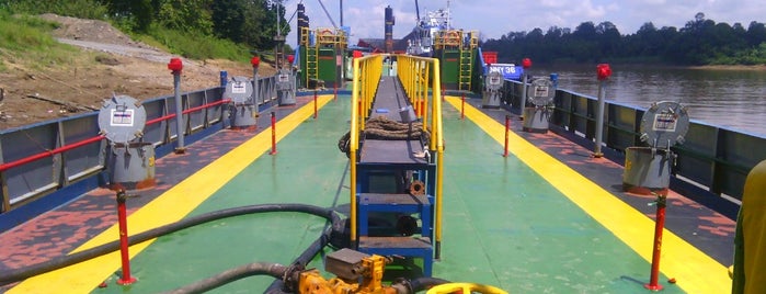 Bunyut Loading Port is one of By Me.