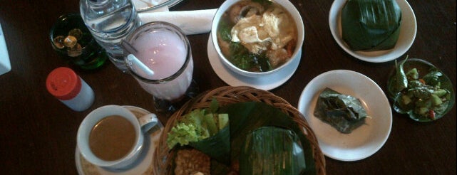 RM Khas Sunda Cibiuk is one of Garut's Best Food.