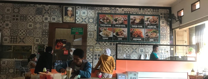 Bakso H. Giman is one of Kuliner Gresik.