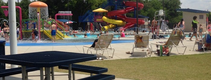 Statesville Leisure Pool is one of Lugares favoritos de kD.