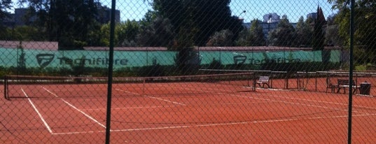 Clube de Tennis da TAP is one of Lieux qui ont plu à Pedro.