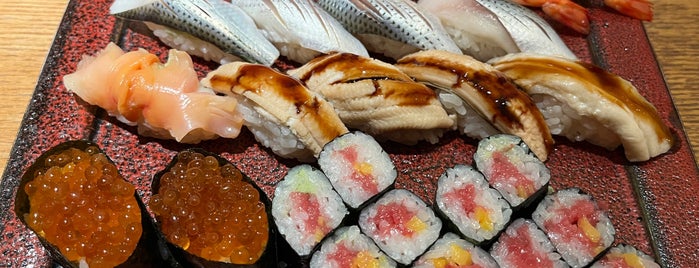 Tsukiji Tama Sushi is one of Orte, die mayumi gefallen.