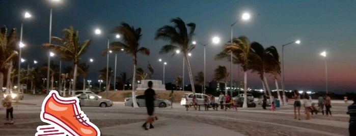 Malecón Costero is one of Cris 님이 좋아한 장소.