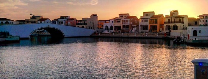 Limassol Marina is one of Lugares favoritos de Juanxito.