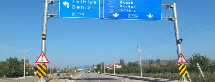 Korkuteli Çevreyolu is one of สถานที่ที่ Fatih ถูกใจ.