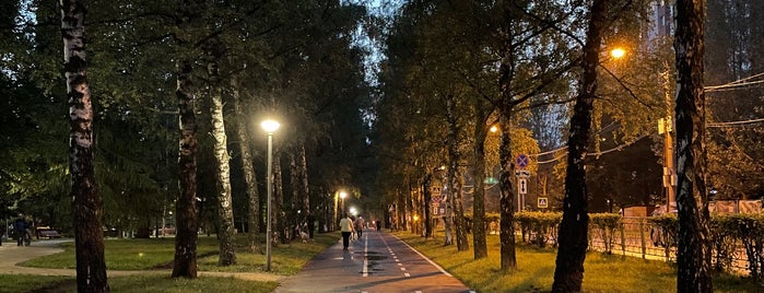 Черноморский бульвар is one of สถานที่ที่ Tema ถูกใจ.