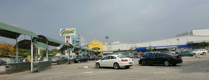 Giant Hypermarket is one of Major Places.