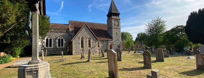 St. Mary's Church, Stoke D'Abernon is one of Posti che sono piaciuti a Thomas.