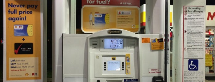 Shell is one of Delさんのお気に入りスポット.