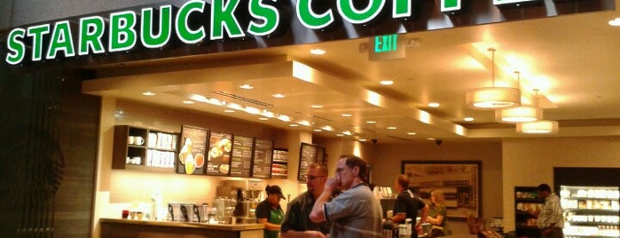 Starbucks is one of Orte, die Rodney gefallen.