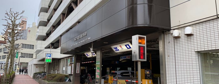 市役所北口駐車場 is one of สถานที่ที่ Minami ถูกใจ.
