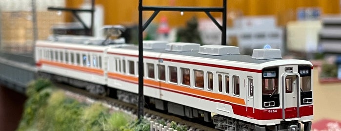 MODEL TrainBleu is one of Tokyo Sakura Tram (Toden Arakawa line).