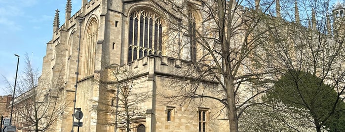 Eton College Chapel is one of Londra.
