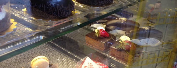 By İvan Patisserie is one of Sevdiğim yerler.