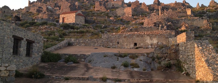 Κάστρο Χώρας Καλύμνου is one of Spiridoula 님이 저장한 장소.