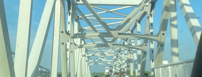 Atchafalaya River Bridge is one of Tempat yang Disukai Brandi.