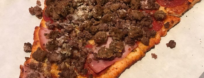 Papa Keno's Pizzeria is one of Locais curtidos por Marcelo.