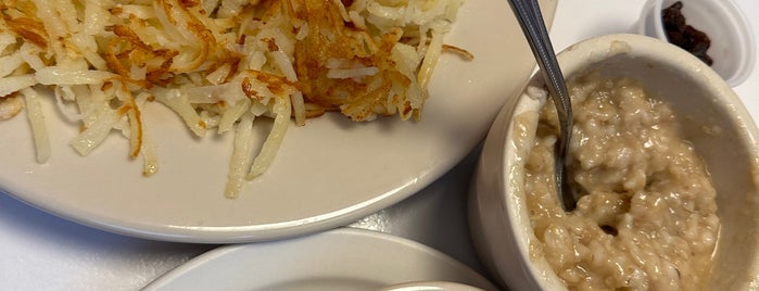 Jimmie's Diner is one of The 11 Best Places for Tartar Sauce in Wichita.