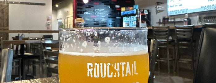 Roughtail Brewing Co. is one of สถานที่ที่ Matt ถูกใจ.