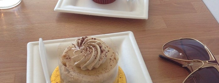 Oakleaf Cake is one of Boston Area: Fast Eats & Drinks, Food Shops, Cafés.