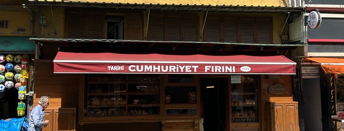 Cumhuriyet Fırını is one of Yol.