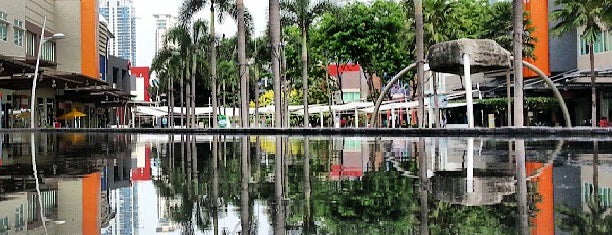 Bonifacio High Street is one of Taguig City Landmarks.