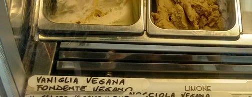 Gelateria dolcemania is one of Gelaterie vegan-friendly a Milano e dintorni.